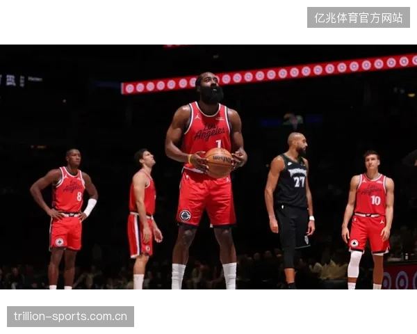 哈登绝平42分，快船禁区取胜